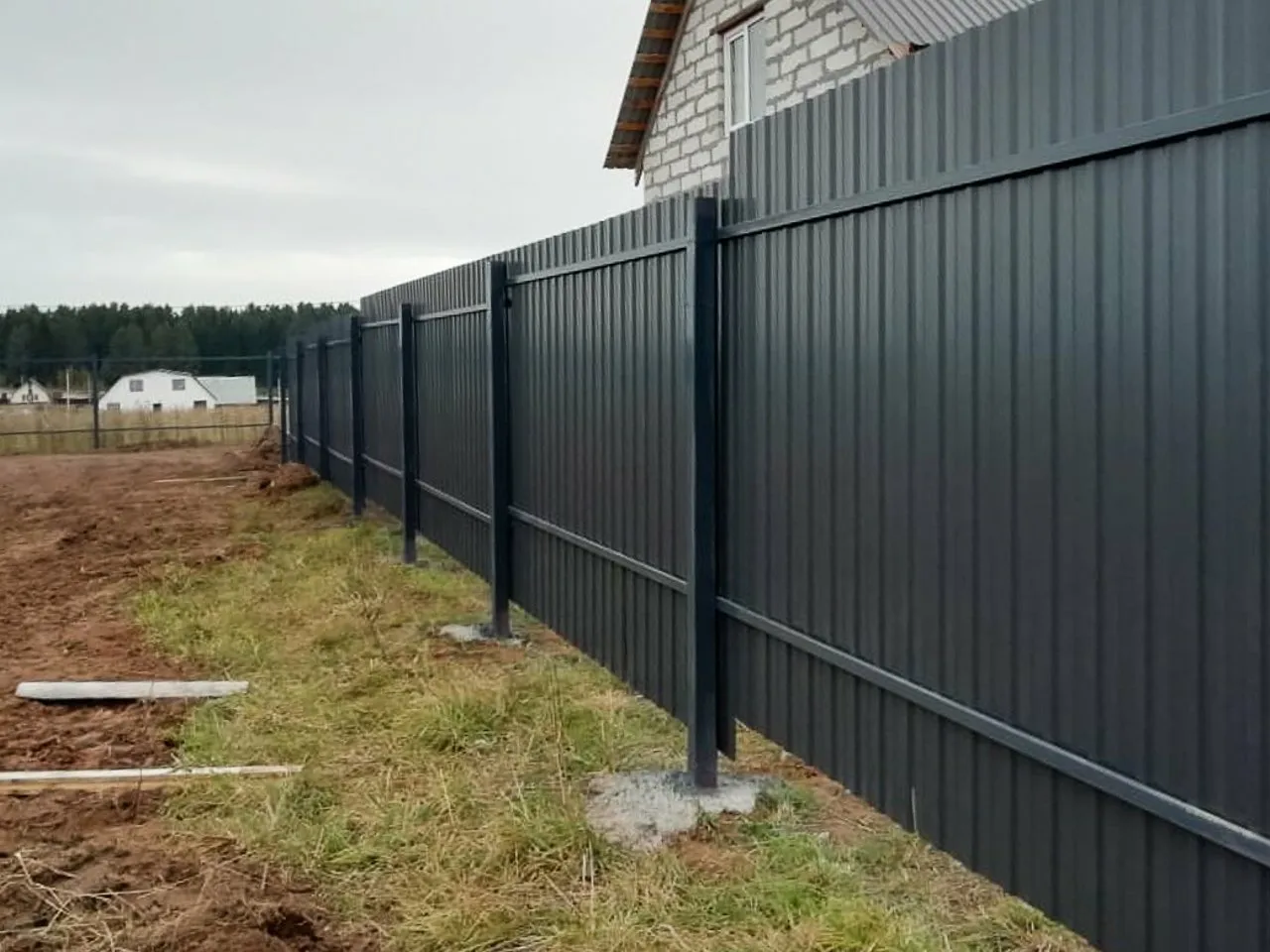 Забор из профнастила